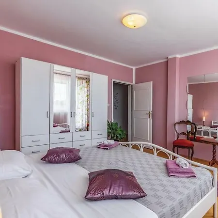 1 Apartment